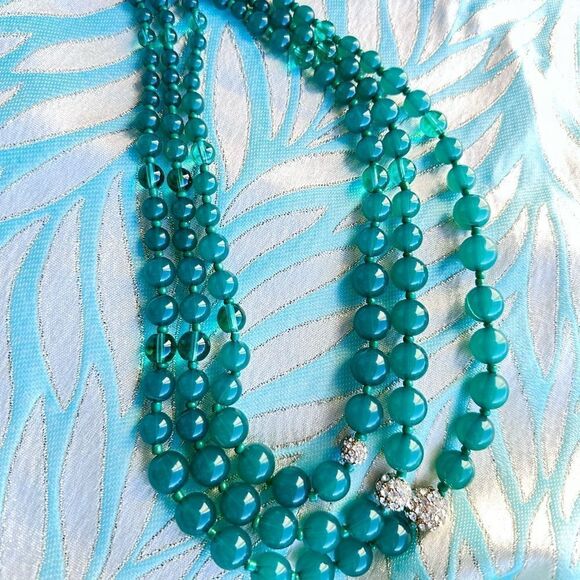 3 strand jade green glass bead crystal graduated necklace 18” + 3” extender - Picture 6 of 12
